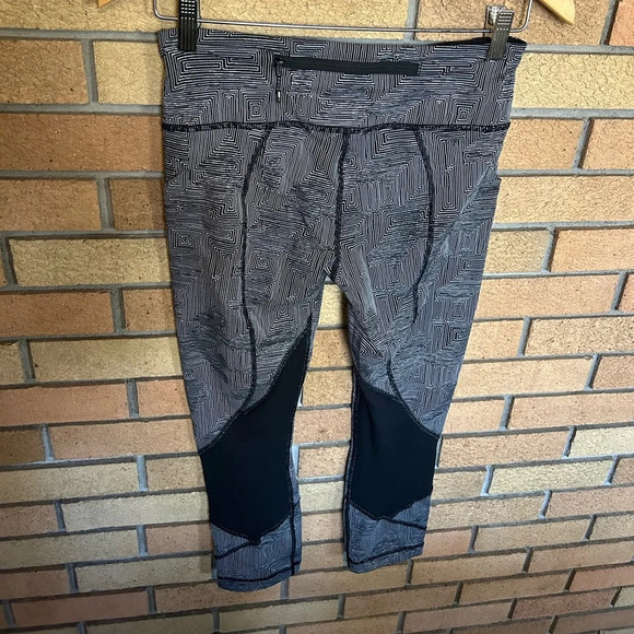 Lululemon Pace Rival Crop Maze Jacquard White Black / Black Leggings Size 10 - Picture 5 of 8